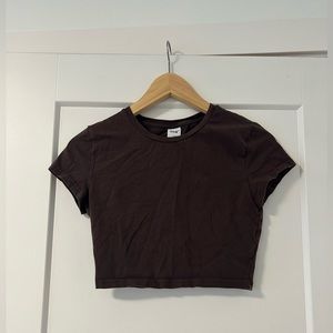 Aritzia/TNA- Hold It Ortiz Cropped T-Shirt, size S, colour Rich Mocha Brown